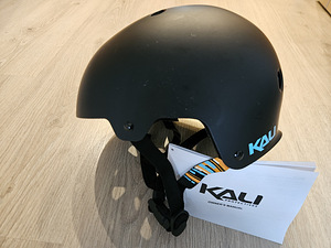 Laste kiiver Kali (1 foto / 2)