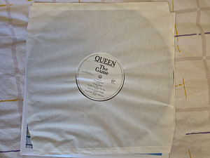 Queen "play the game" виниловая пластинка (4 фото из 4)