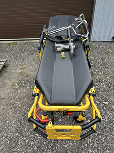 Продается носилки Stryker для машины скорой помощи (2 фото из 4)