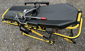 Продается носилки Stryker для машины скорой помощи (3 фото из 4)