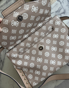 Guess сумка (3 фото из 5)