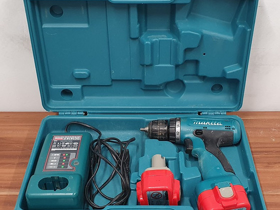 Makita 6260D