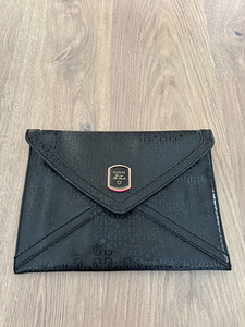 Guessi originaal clutch (1 foto / 4)