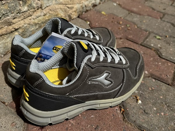 Diadora защитные ботинки размер 37 НОВЫЕ
