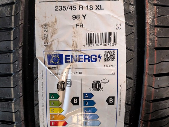 Автошина 1x Barum Bravuris 6 235/45 R 18XL 98y