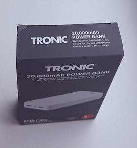 TRONIC Powerbank 20 000 mAh , Black / White (10 foto / 10)