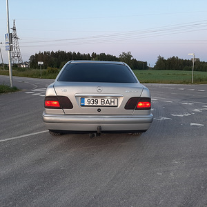 Продается Mercedes W210 (6 фото из 13)