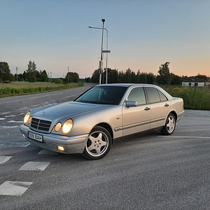 Продается Mercedes W210 (3 фото из 13)