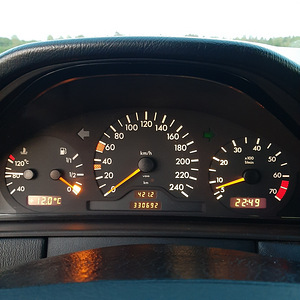 Продается Mercedes W210 (10 фото из 13)