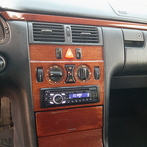 Продается Mercedes W210 (11 фото из 13)