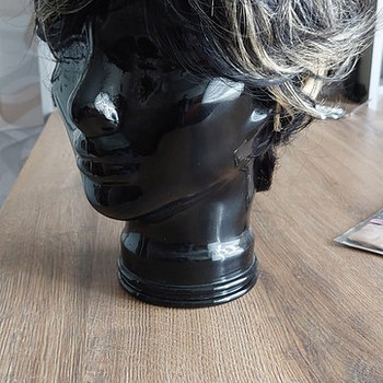 Müüa naiste parukas