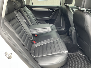 Volkswagen Passat Alltrack 2013 (10 фото из 15)