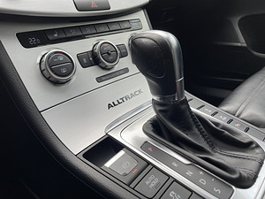 Volkswagen Passat Alltrack 2013 (14 фото из 15)