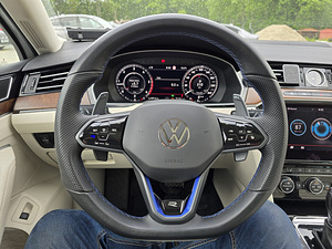 Volkswagen R-руль (1 фото из 10)