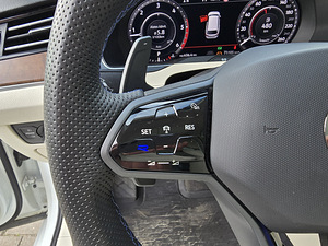 Volkswagen R-руль (2 фото из 10)