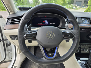 Volkswagen R-руль (4 фото из 10)