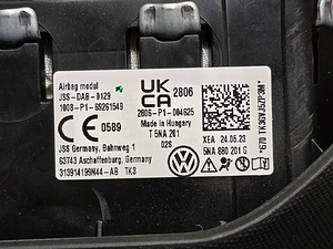 Volkswagen R-руль (10 фото из 10)