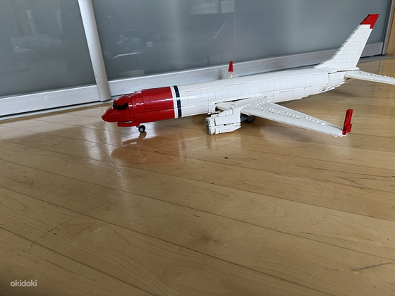 Самолет Lego Norwegian Airlines (2128 деталей). MOC