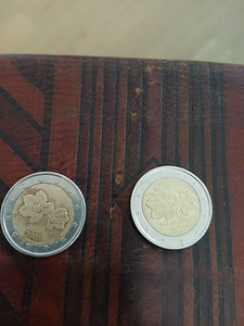 2 монеты (1 фото из 1)