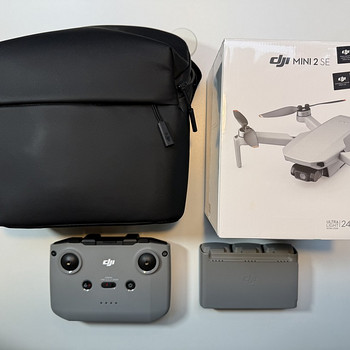 DJI Mini 2 SE Fly More Combo
