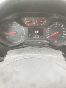 Opel crossland x (7 фото из 8)