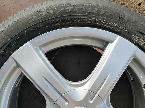 225/50R17 Michelin