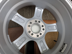 225/50R17 Michelin (4 фото из 8)