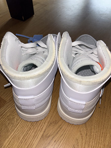 Off-White x Air Jordan 1 Retro High (5 foto / 9)