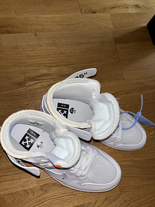 Off-White x Air Jordan 1 Retro High (7 foto / 9)