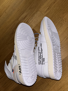 Off-White x Air Jordan 1 Retro High (8 foto / 9)