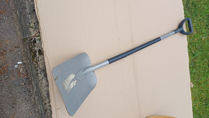 Лопата Fiskars (1 фото из 3)