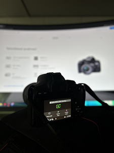 Canon eos 850d (2 foto / 3)
