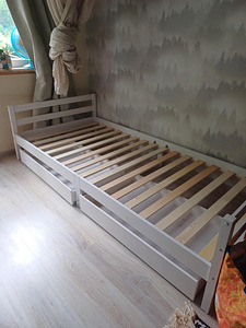 Sahtlitega lastevoodi raam 90 x 200 cm (1 foto / 4)