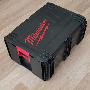 Аккумуляторный перфоратор Milwaukee M18 BLHX (2 фото из 2)