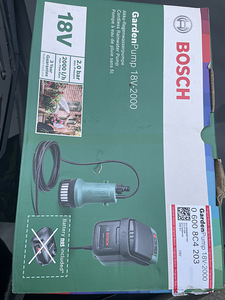 Аккумуляторный насос Bosch 18V (3 фото из 4)