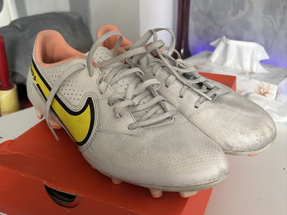 Футбольные бутсы Nike tiempo