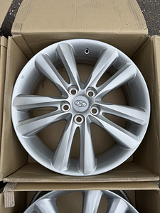 18" оригинальные диски Hyundai 5x114,3 (новые) (1 фото из 10)