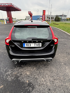 Volvo v60 Rdesign (5 фото из 8)