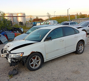VOLVO S40, 2,0 DIISEL, VARUOSAD (2 foto / 8)