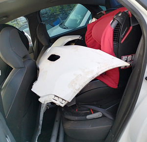 VOLVO S40, 2,0 DIISEL, VARUOSAD (6 foto / 8)