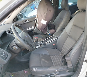 VOLVO S40, 2,0 DIISEL, VARUOSAD (7 foto / 8)