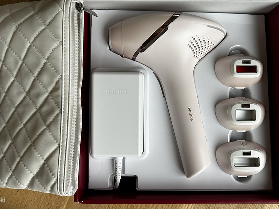 Fotoepilaator Philips Lumea IPL 9000 Series