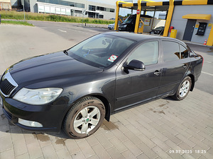 Skoda Oktavia 2010 (2 фото из 12)