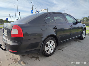Skoda Oktavia 2010 (5 фото из 12)
