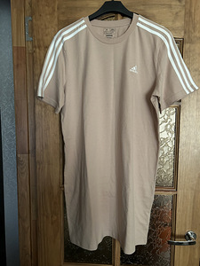 Платье Adidas,размер М. (1 фото из 1)