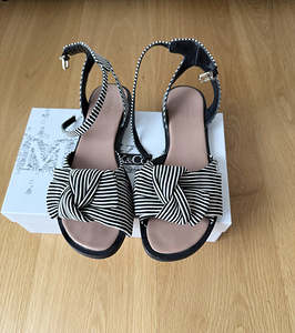 Босоножки Max & Co (2 фото из 3)
