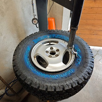 31/10.5/R15 MAXXIS Wormdrive AT