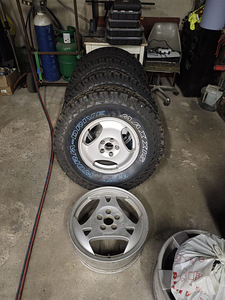 31/10.5/R15 MAXXIS Wormdrive AT (2 фото из 3)