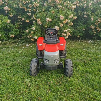 Laste pedaaltraktor / laste pedaaltraktor