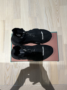 Кроссовки Balenciaga (3 фото из 3)